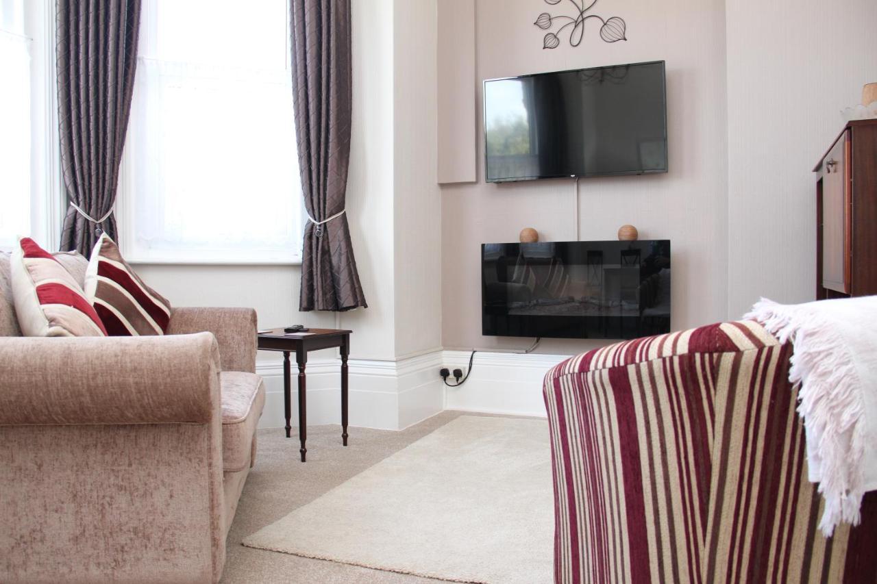 Parterre Holiday Apartments Сандаун Екстериор снимка