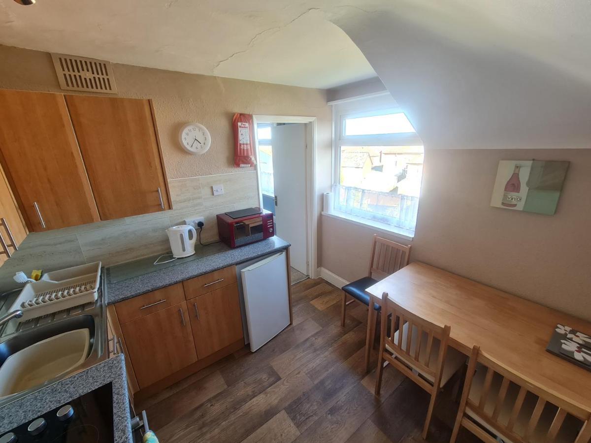 Parterre Holiday Apartments Сандаун Екстериор снимка