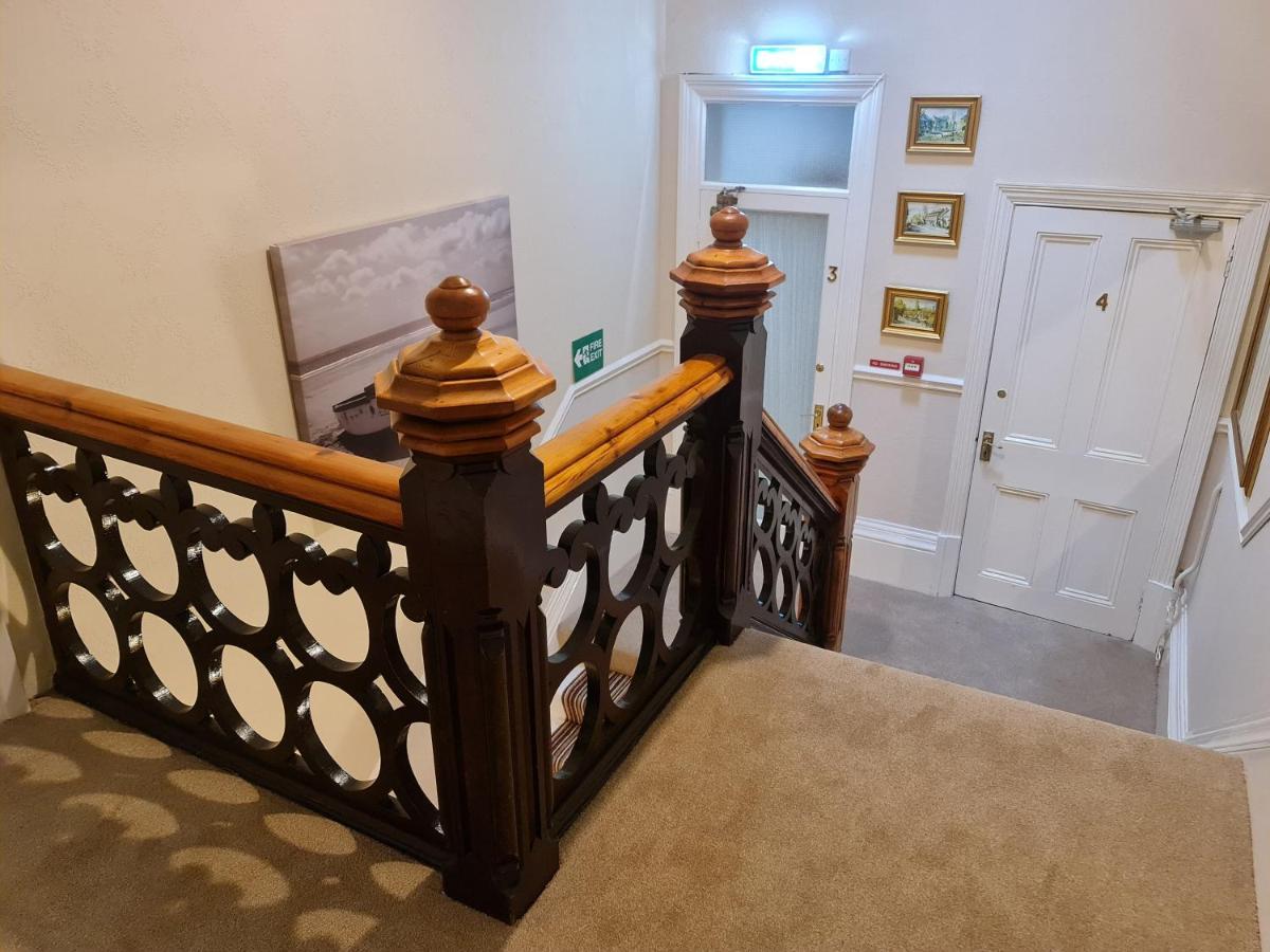 Parterre Holiday Apartments Сандаун Екстериор снимка